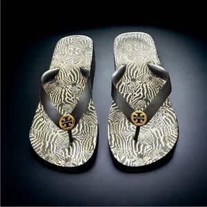 Tory Burch Animal print wedge flip flops🦓🤍🖤 sz 8/8.5